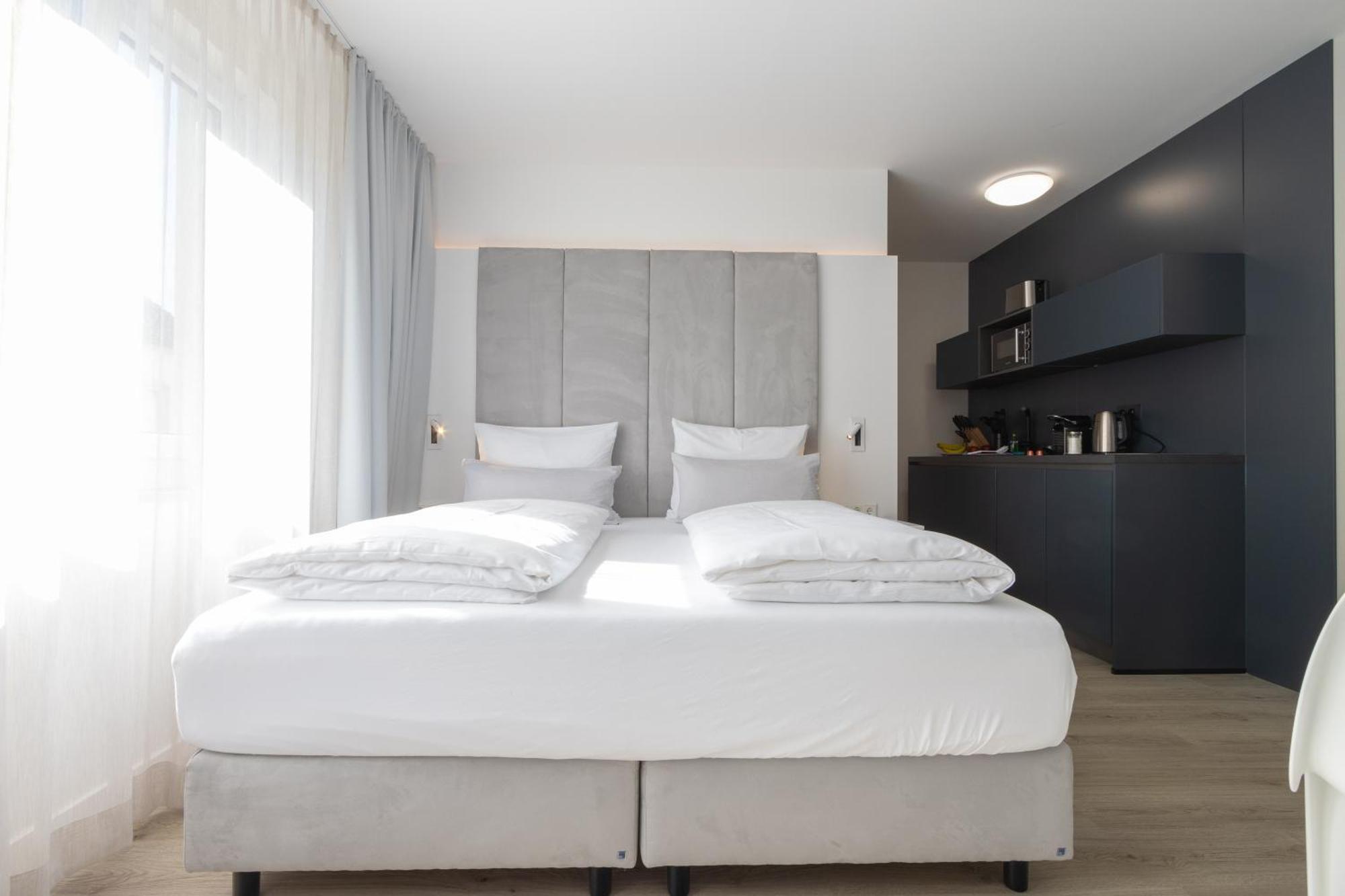 Zzzpace Smart-Hotel Крефельд Экстерьер фото